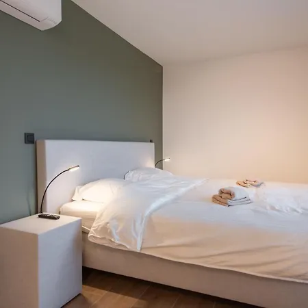 Nieuw - De Grenspaal Oost 7p - 3slpk - Sauna - Laadpaal بيت للعطل